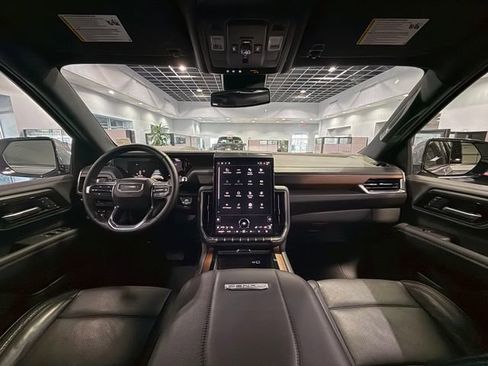 Certified 2025 GMC Yukon Denali image 16