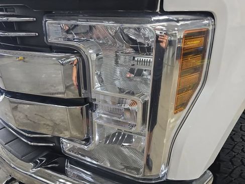 Used 2018 Ford F250 Lariat w/ Lariat Ultimate Package AWD/4WD image 35