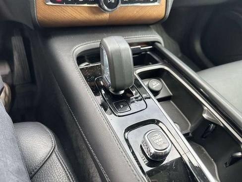 Used 2024 Volvo XC90 B5 Plus w/ Protection Package Premier AWD/4WD image 26