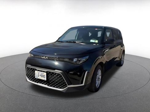 Used 2025 Kia Soul LX w/ LX Technology Package image 7