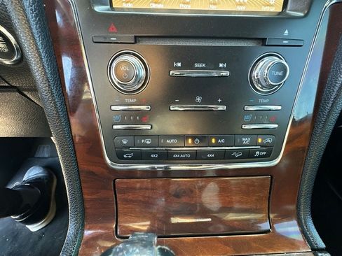 Used 2016 Lincoln Navigator Select AWD/4WD image 19