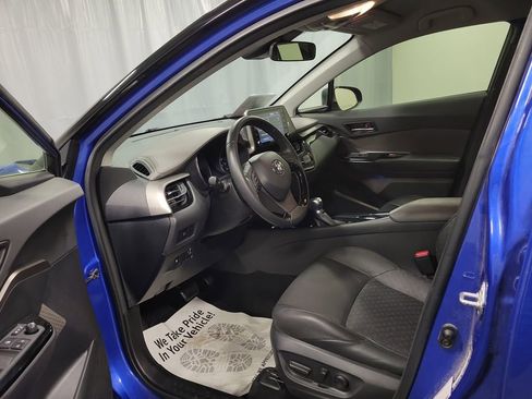 Used 2021 Toyota C-HR XLE image 12