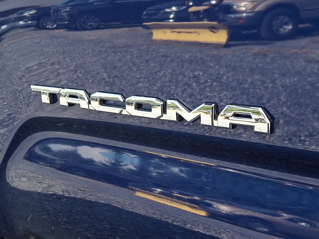 Used 2022 Toyota Tacoma SR5 AWD/4WD image 23