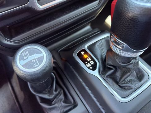Certified 2018 Jeep Wrangler Sport AWD/4WD image 25