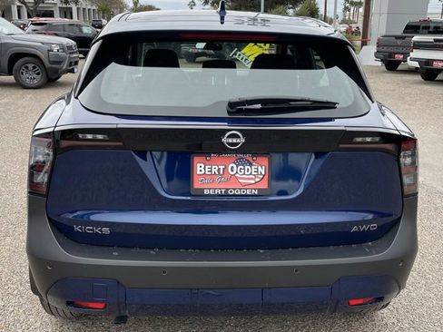 Certified 2025 Nissan Kicks S image 5