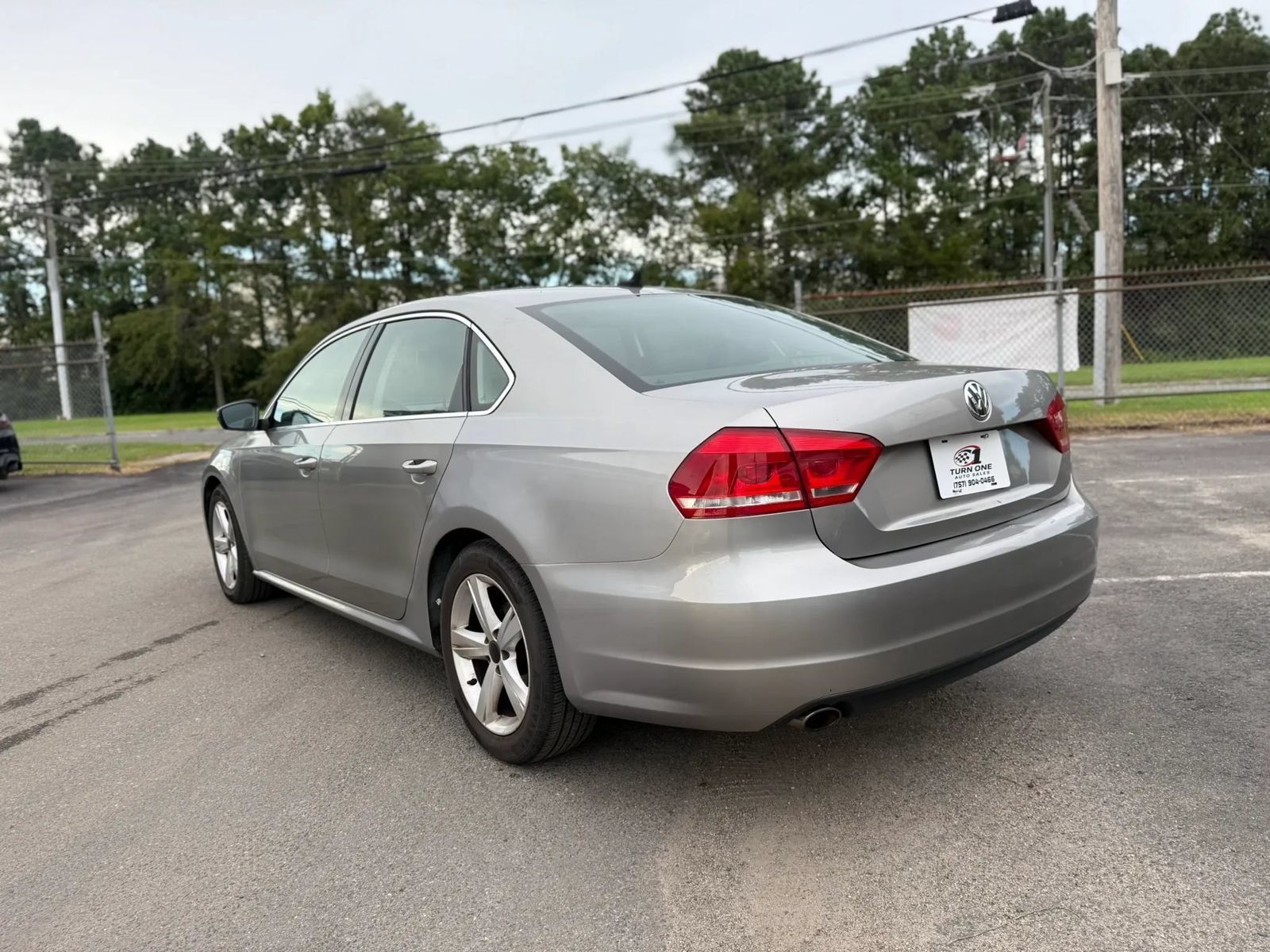 Used 2013 Volkswagen Passat 2.5 SE FWD image 3