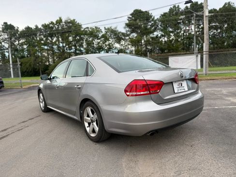 Used 2013 Volkswagen Passat 2.5 SE FWD image 3