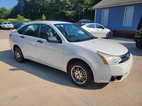 Used 2011 Ford Focus SE w/ 201A Rapid Spec Order Code FWD image 3