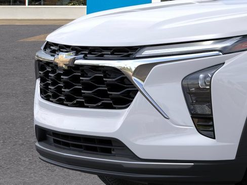 New 2026 Chevrolet Trax LT w/ LT Convenience Package FWD image 16