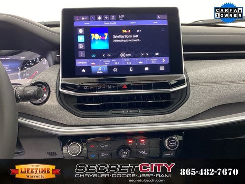 Used 2024 Jeep Compass Latitude AWD/4WD image 20