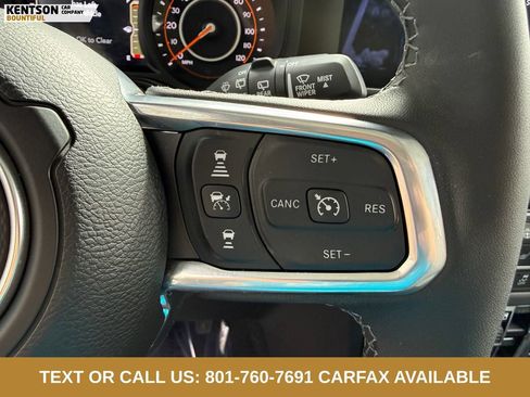 Used 2026 Jeep Wrangler Unlimited Sahara AWD/4WD image 15