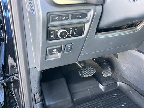 Used 2023 Ford F150 Lariat w/ Equipment Group 502A High image 30