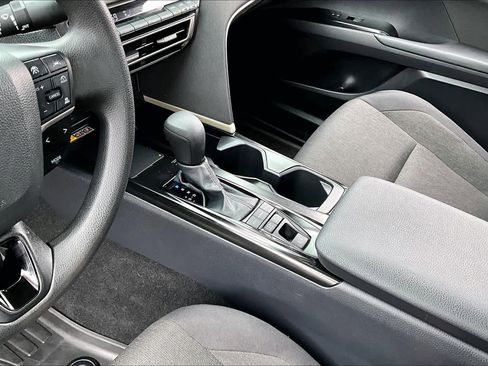Used 2025 Toyota Camry LE FWD image 16