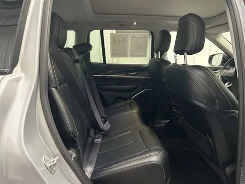 Used 2023 Jeep Grand Cherokee 4WD 4xe image 17