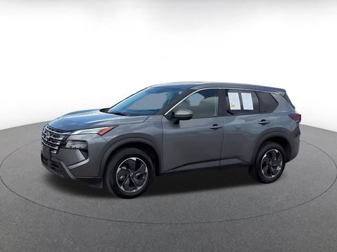 Used 2025 Nissan Rogue SV image 6