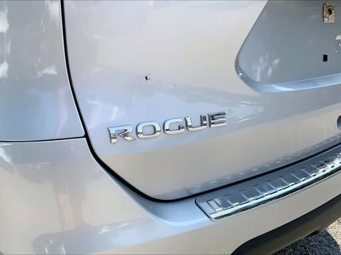 Used 2015 Nissan Rogue SL AWD/4WD image 10