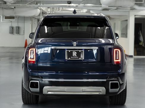 Certified 2025 Rolls-Royce Cullinan AWD/4WD image 5