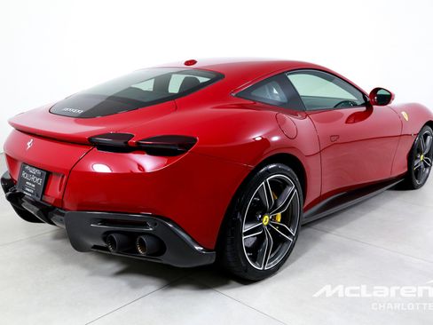 Used 2022 Ferrari Roma RWD image 8