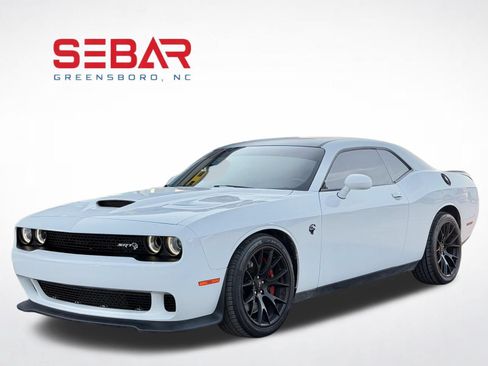 Used 2020 Dodge Challenger SRT Hellcat w/ Plus Package RWD image 12
