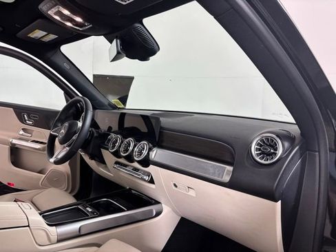 Used 2026 Mercedes-Benz GLB 250 4MATIC image 21