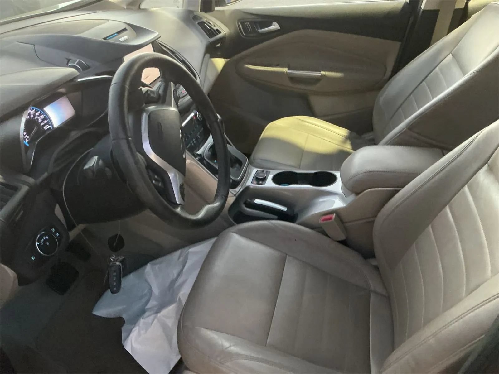 Used 2014 Ford C-MAX Energi SEL FWD image 3