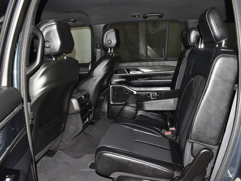 Certified 2024 Jeep Wagoneer L Series II w/ Flexible Seating Group image 29