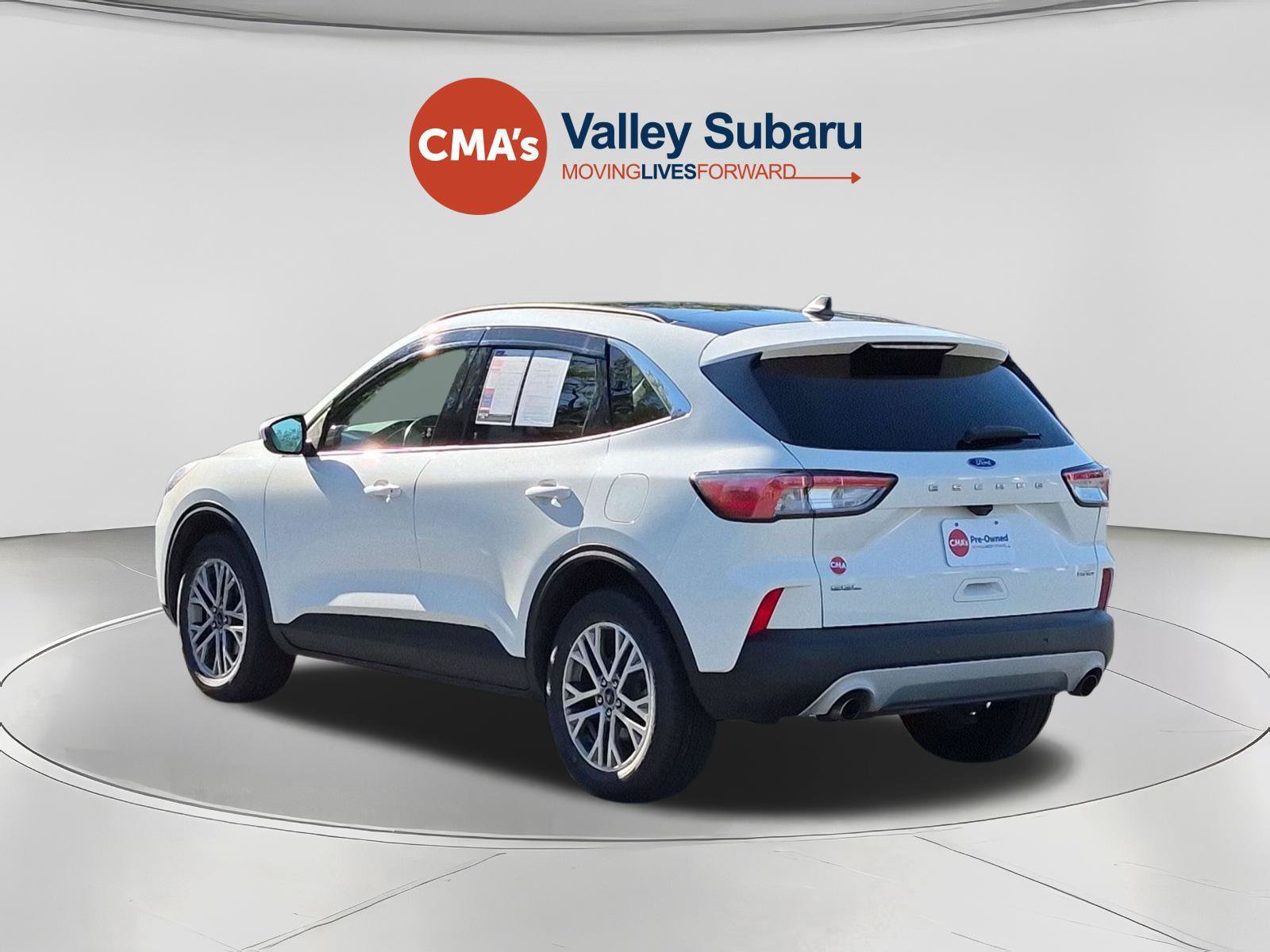 Used 2022 Ford Escape SEL w/ Technology Package AWD/4WD image 3