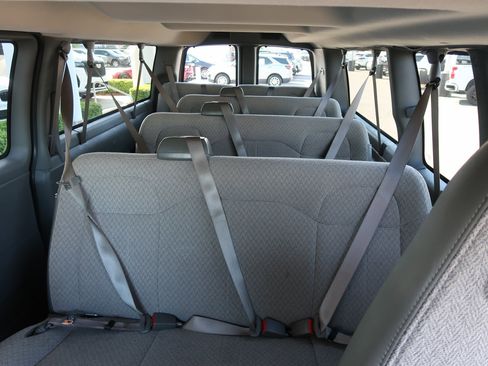 Used 2025 Chevrolet Express 3500 LS RWD image 33