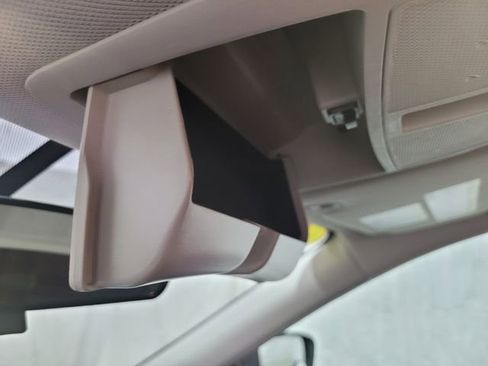 Used 2017 Nissan Rogue SV image 40