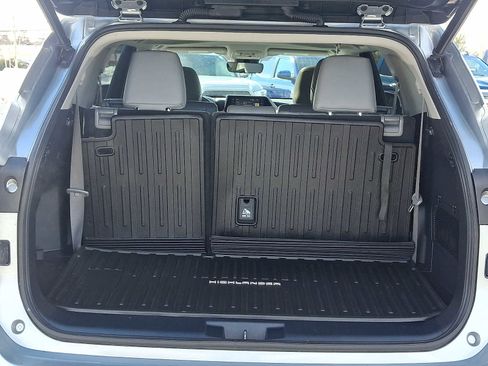 Used 2022 Toyota Highlander XLE image 33