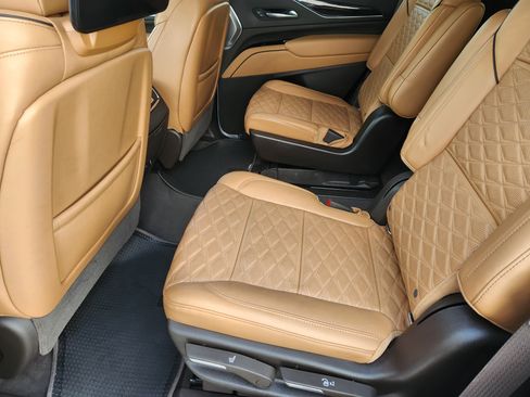 Used 2021 Cadillac Escalade Sport w/ Driver Assist Tech Package AWD/4WD image 31