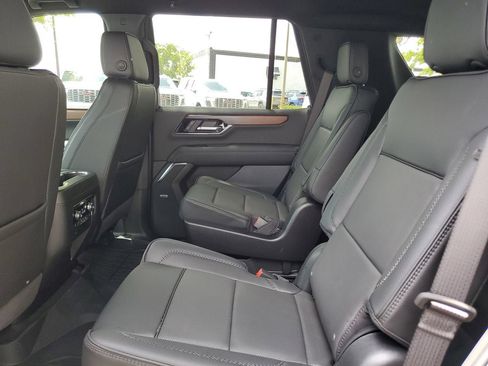 New 2026 GMC Yukon Denali w/ LPO, Floor Liner Package RWD image 11