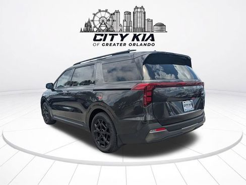 Certified 2026 Kia Carnival SX w/ SX Dark Edition Package FWD image 3