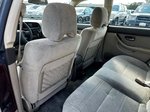 Used 2001 Subaru Outback Wagon image 35