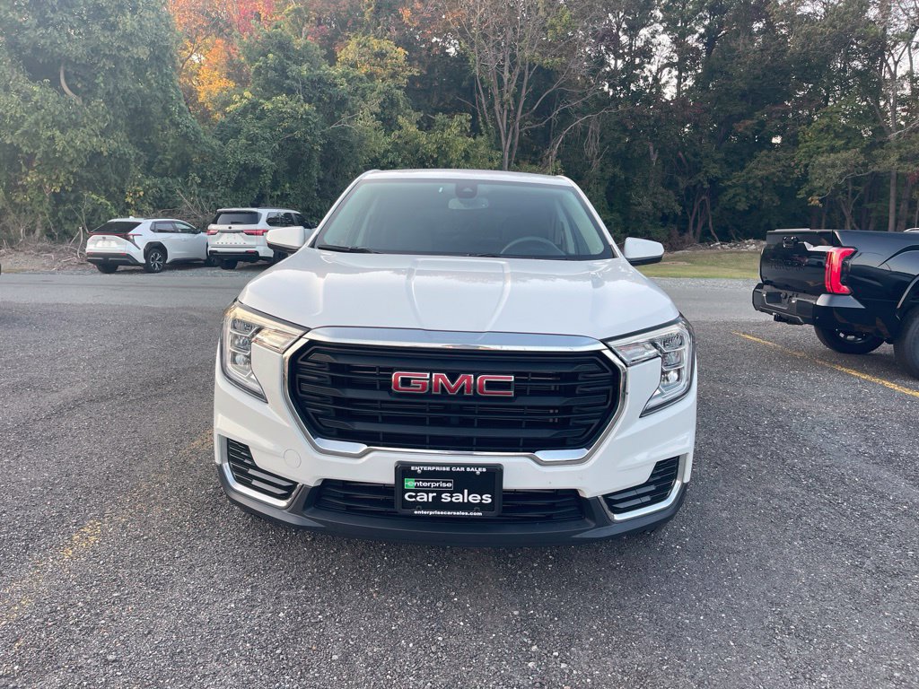 Used 2024 GMC Terrain SLE AWD/4WD image 8