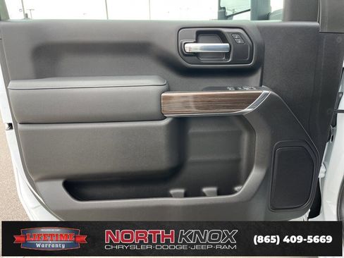 Used 2024 Chevrolet Silverado 2500 LT w/ Convenience Package image 5