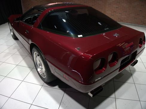Used 1993 Chevrolet Corvette Coupe RWD image 3