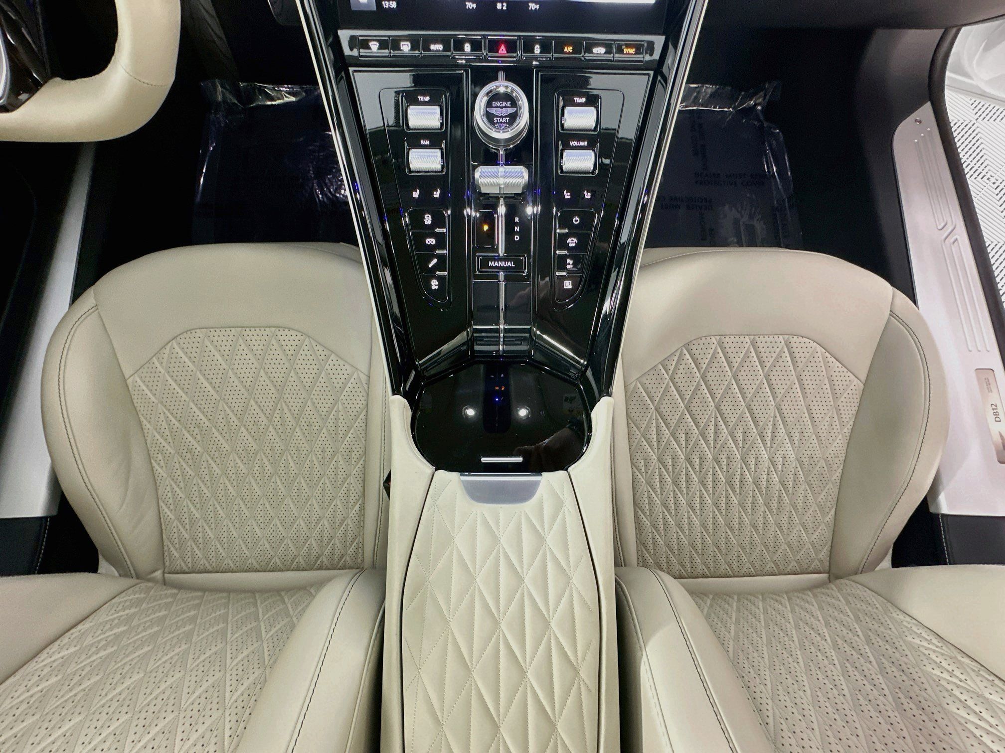 Used 2025 Aston Martin DB12 Coupe RWD image 26
