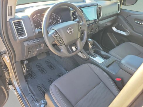 Used 2024 Nissan Frontier SV image 22