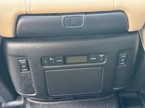 Used 2022 Nissan Armada Platinum w/ Captain's Chairs Package RWD image 36