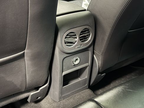 Used 2017 Volkswagen Tiguan Sport image 23