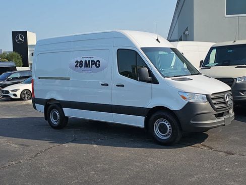 Used 2026 Mercedes-Benz Sprinter 2500 image 2