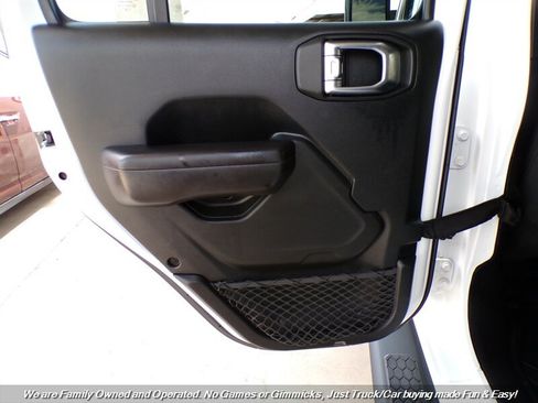 Used 2018 Jeep Wrangler Unlimited Sport S AWD/4WD image 13