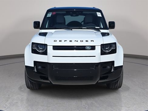 New 2025 Land Rover Defender 130 X-Dynamic SE image 2