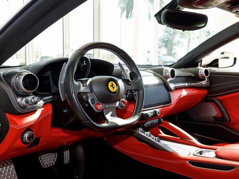 Used 2019 Ferrari GTC4Lusso image 12