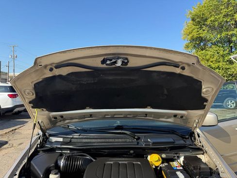 Used 2016 Dodge Grand Caravan SXT image 68