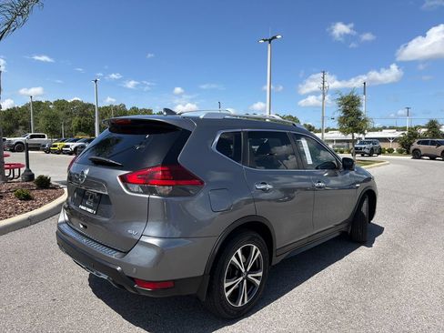 Used 2019 Nissan Rogue SV w/ Premium Package FWD image 7