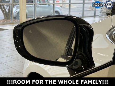 Used 2024 Chrysler Pacifica Touring-L image 23