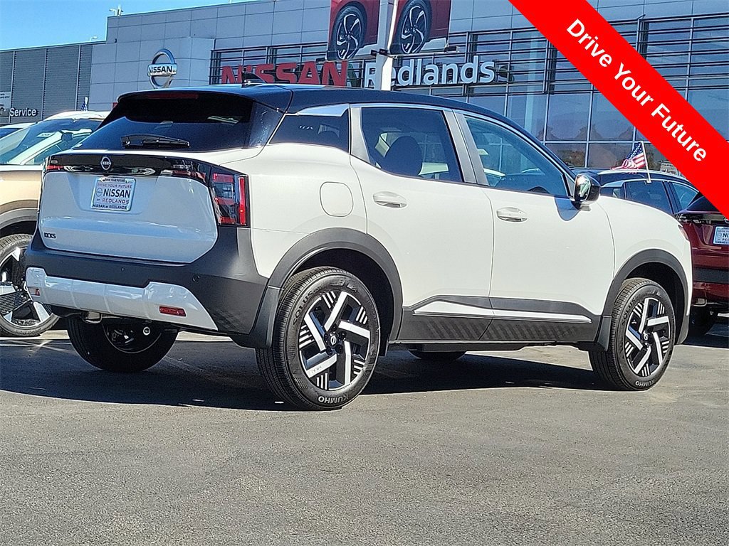 Used 2025 Nissan Kicks SV FWD image 2
