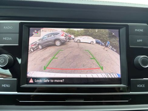 Used 2023 Volkswagen Jetta SE FWD image 34